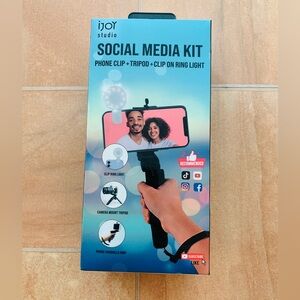 NWT iJoy Studio Social Media Kit Phone Clip + Tripod + Clip-On Ring Light